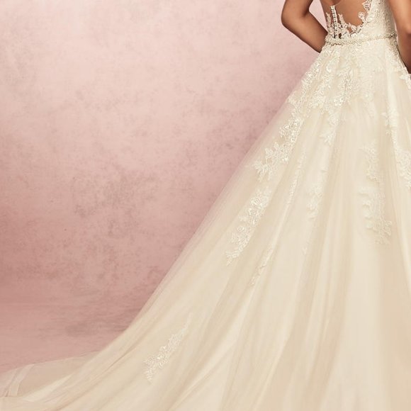 Dress - Picture 8 of 8